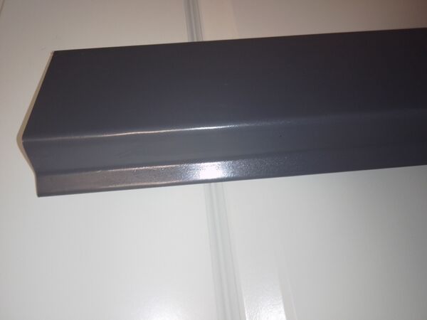 Räystäspelti Tummanharmaa 2m